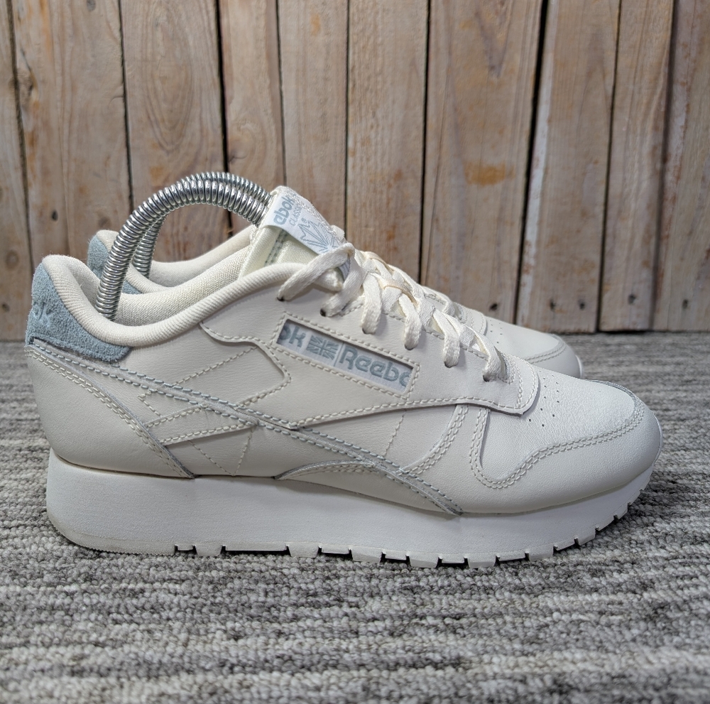 Reebok Classic Leather SP Extra in White/Light Blue Size 8 Women